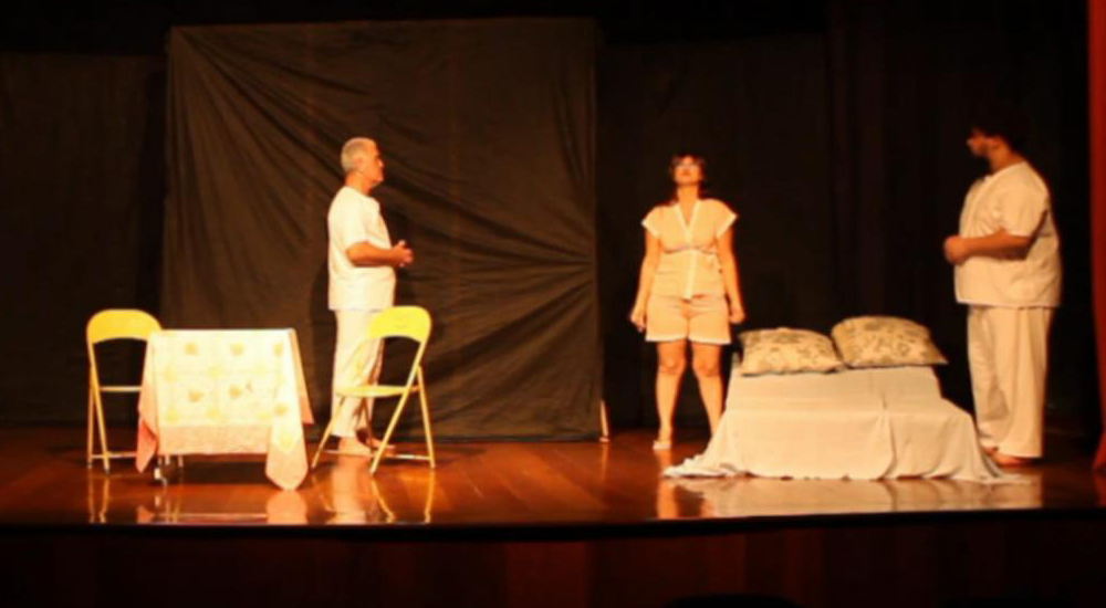 Teatro Popular de Rio das Ostras apresenta a peça “Ela Confiou na Vida”