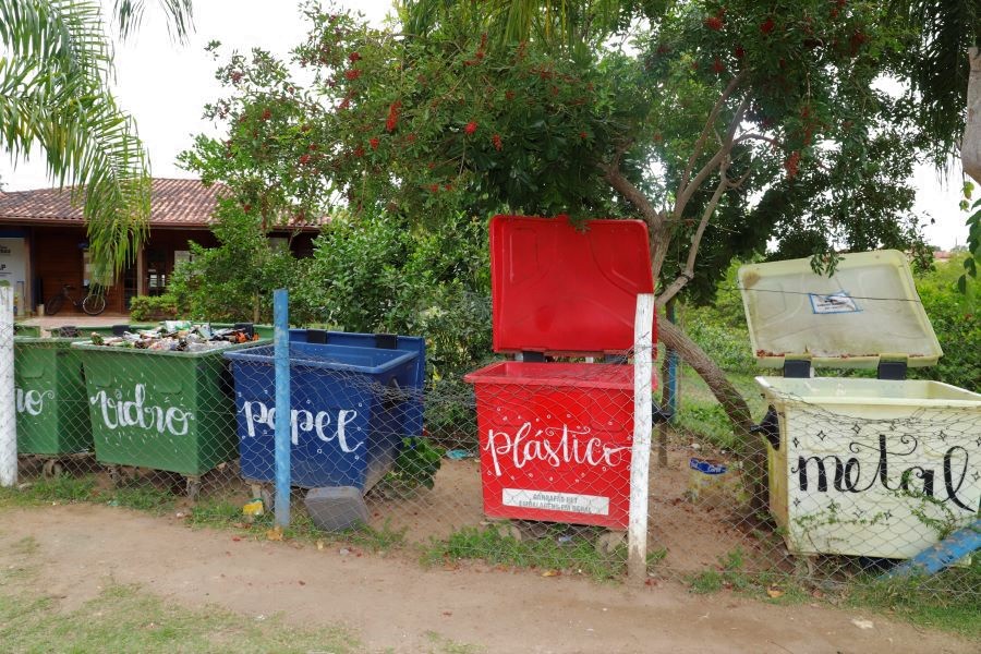 Centro de Educação Ambiental de Rio das Ostras recolhe materiais recicláveis e lixo especial