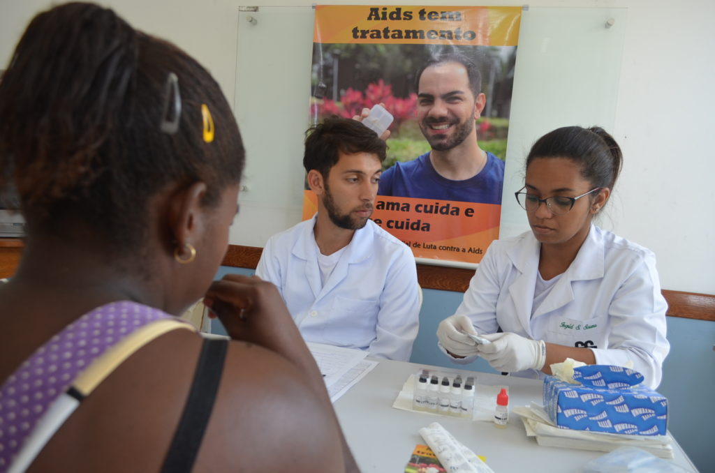 Rio das Ostras prepara ações para Dia Mundial da Luta contra a Aids