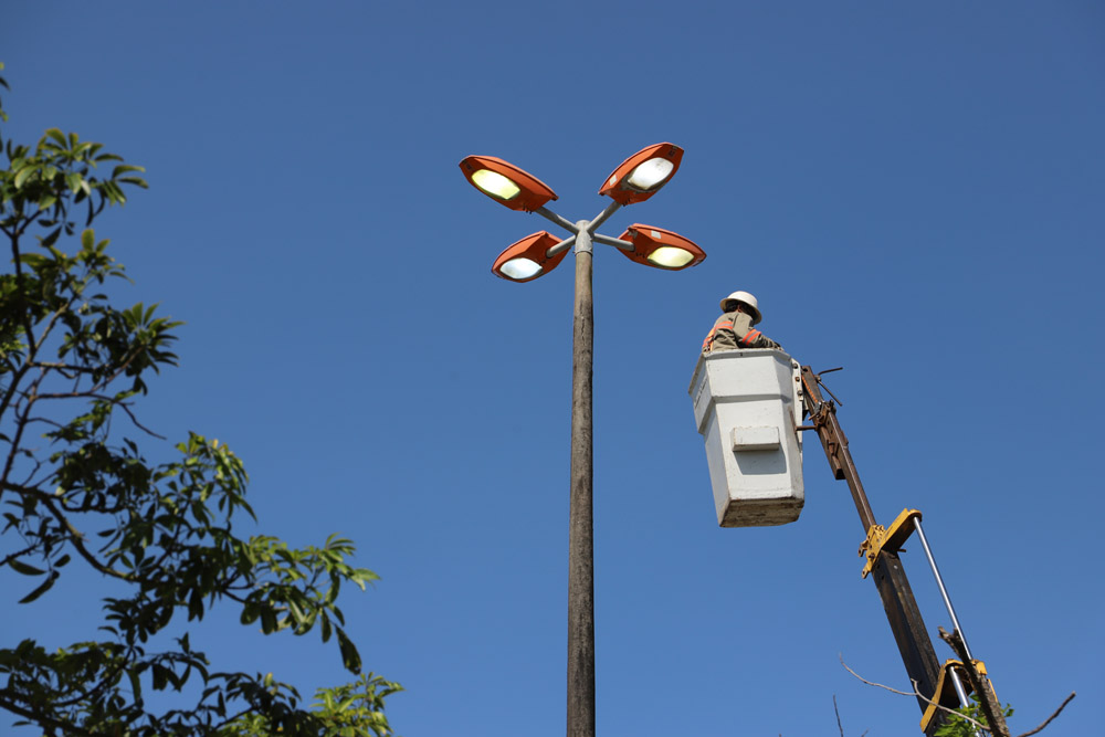 Rio das Ostras diminui taxa de iluminação pública para imóveis residenciais, comerciais e industriais