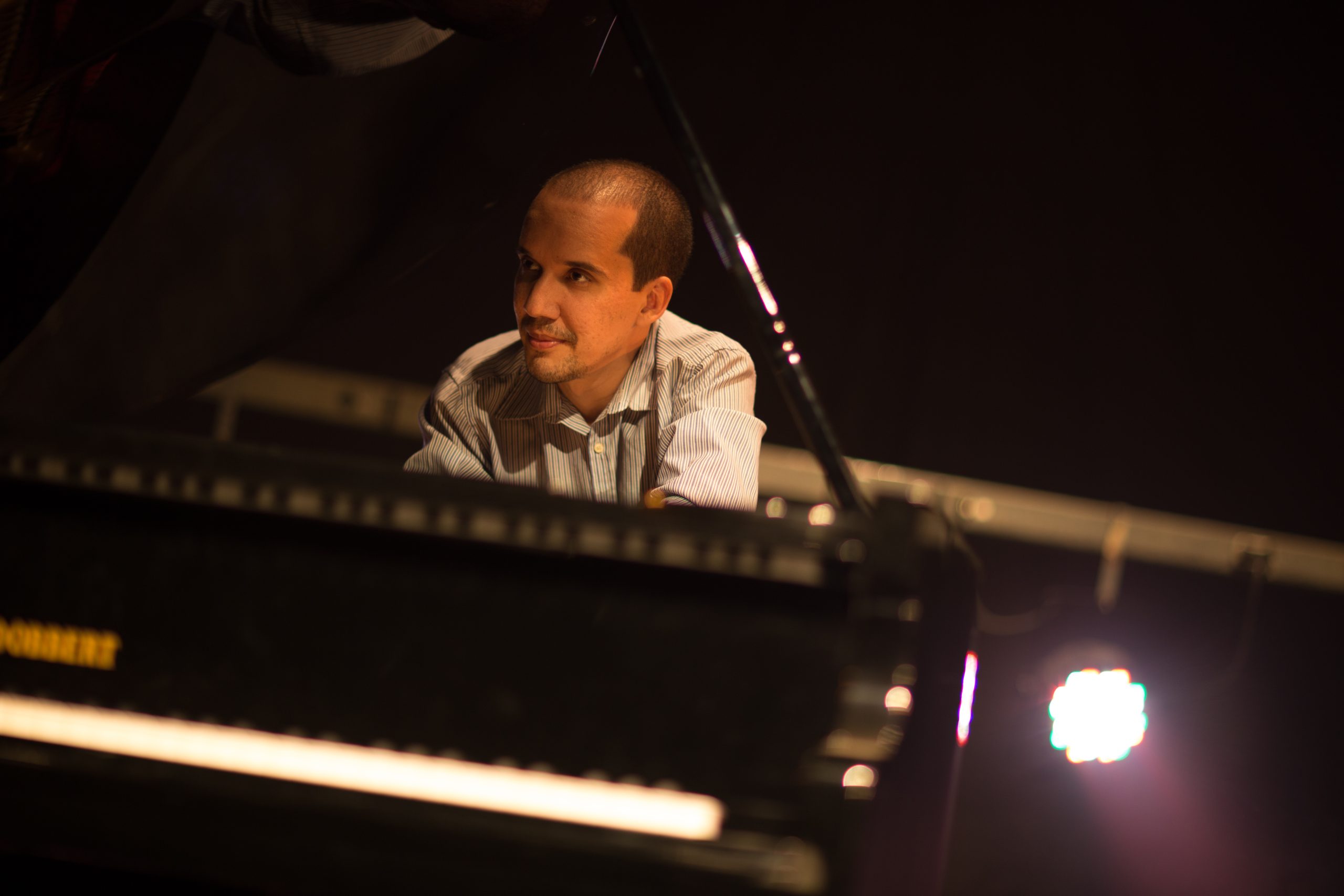 Músicos de Rio das Ostras homenageiam pianista Maurício Libardi