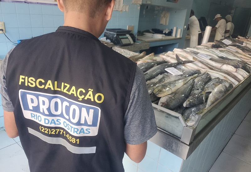 Procon de Rio das Ostras realiza operação ‘Semana Santa’ nas peixarias