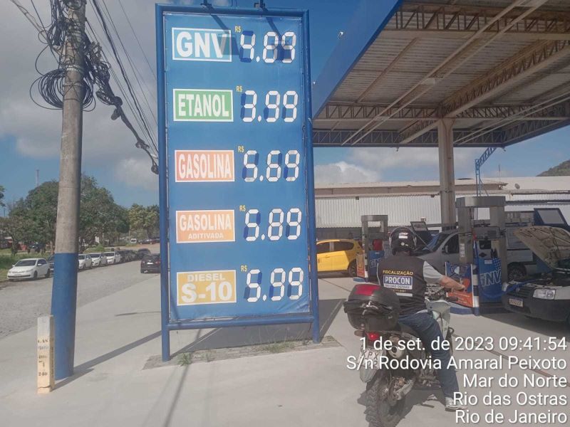 Procon de Rio das Ostras monitora preços de combustíveis para proteger os consumidores