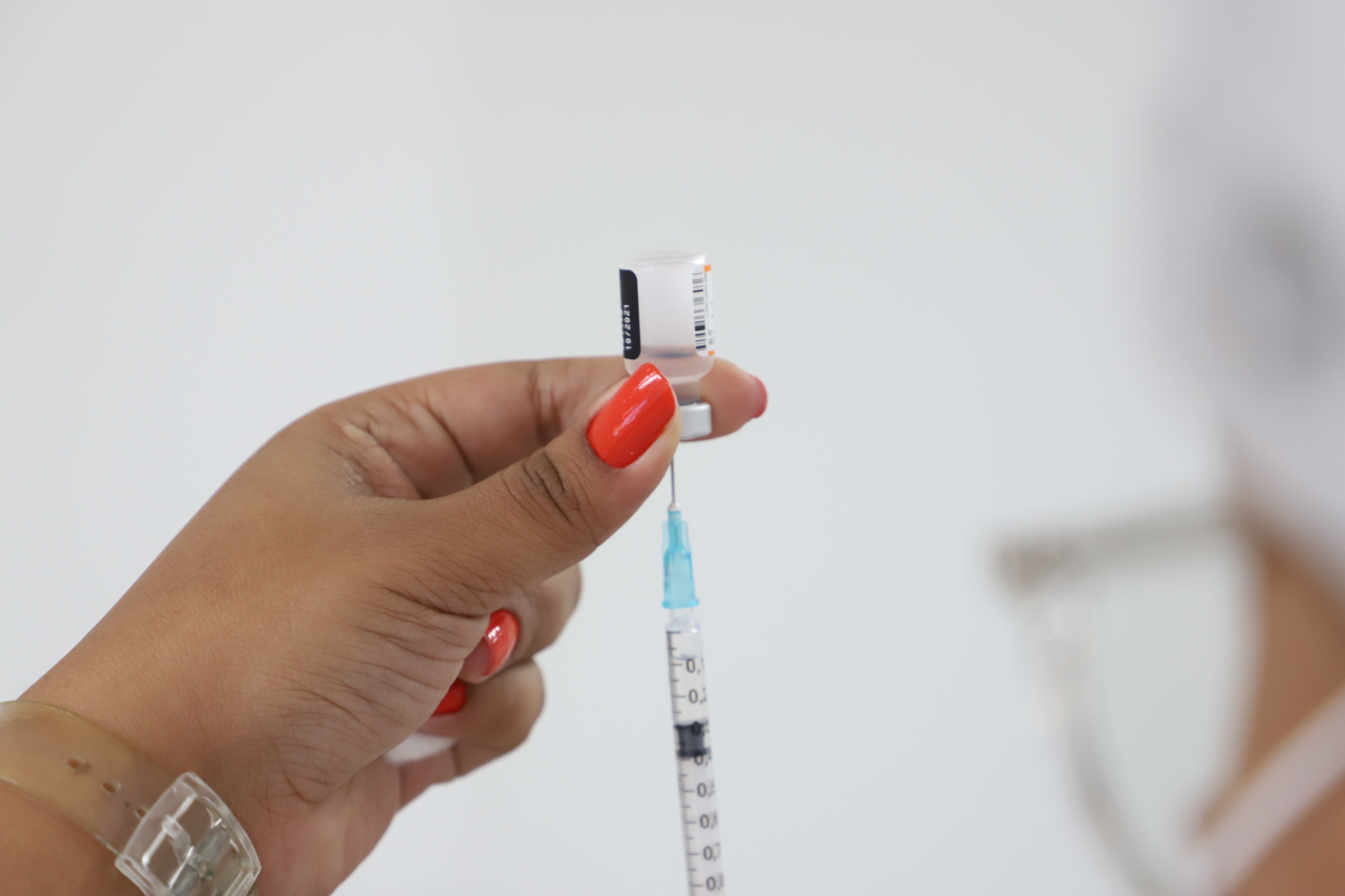 Vacinação contra a Covid-19 continua sendo aplicada em Rio das Ostras