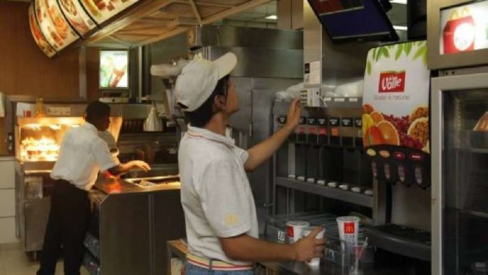 Banco de Empregos de Rio das Ostras oferece vagas para primeiro emprego em rede de Fast Food