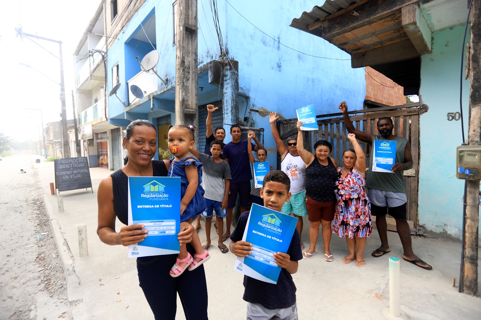 Mais 50 famílias recebem títulos de Regularização Fundiária em Rio das Ostras
