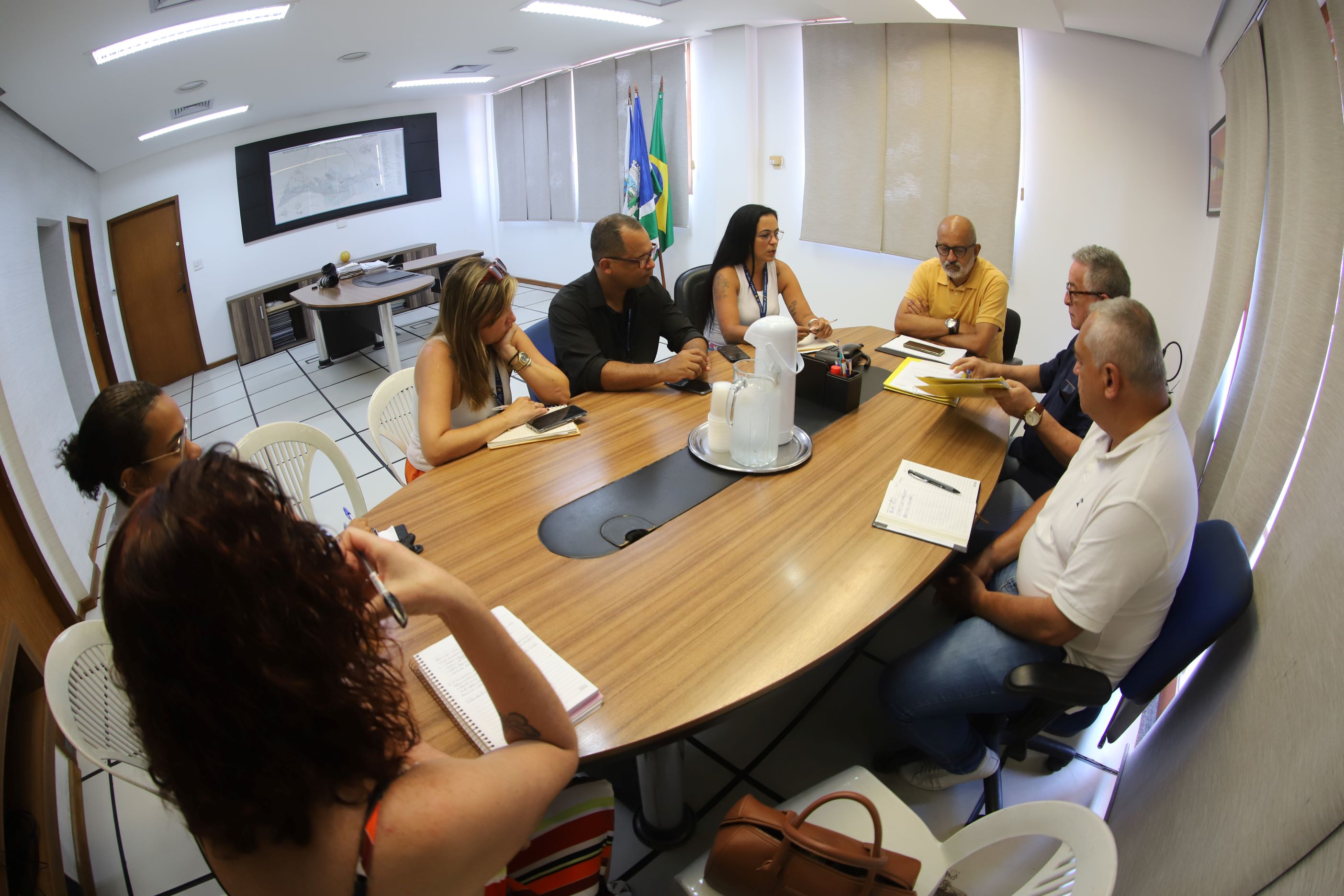 Administração Municipal se reúne com Correios e solicita melhorias dos serviços