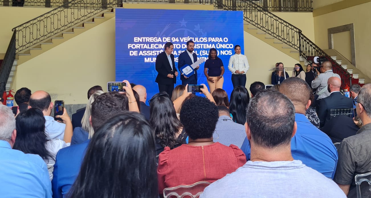 Assistência Social de Rio das Ostras recebe veículo do Governo do Estado