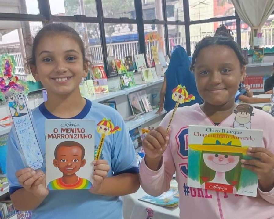 Escolas de Rio das Ostras recebem novos livros e ampliam acervo