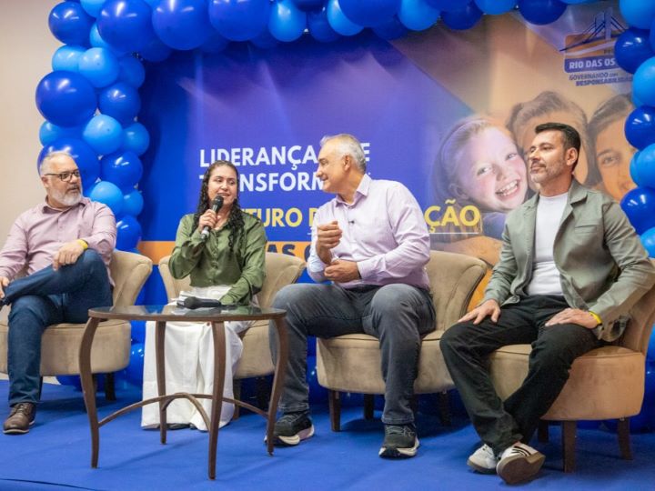 Prefeito de Rio das Ostras reúne gestores escolares para treinamento em liderança