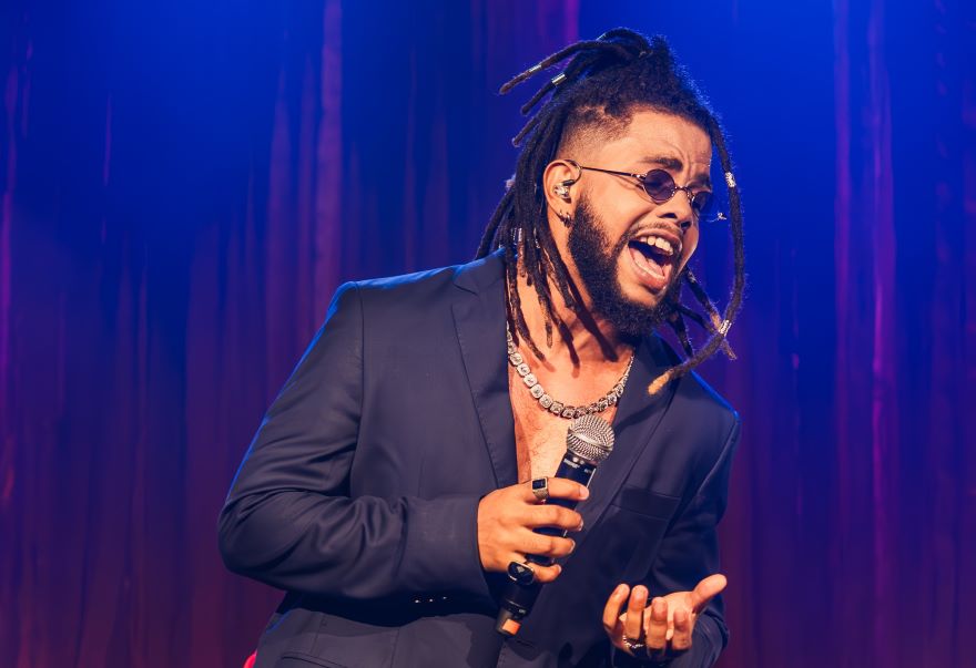 Thati Dias e Liw fazem show gratuito na Concha Acústica de Rio das Ostras dia 19, sábado