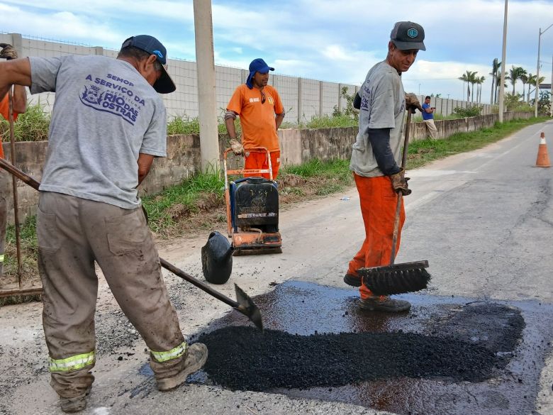 Rio das Ostras estende mutirão de recuperação do asfalto até Cantagalo
