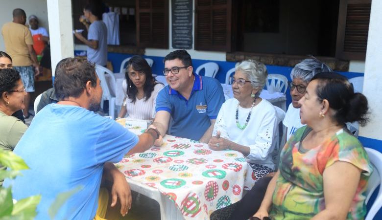 Voluntários da Casa do Sorriso em Rio das Ostras recebem homenagem