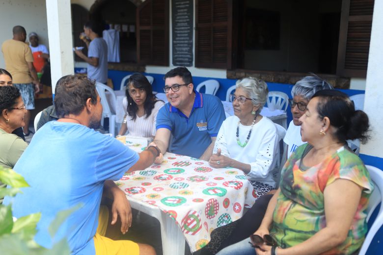 Voluntários da Casa do Sorriso em Rio das Ostras recebem homenagem