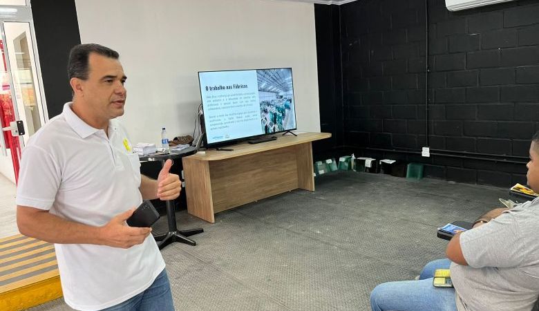 Prefeitura participa de ação do Setembro Amarelo em empresa da Cidade