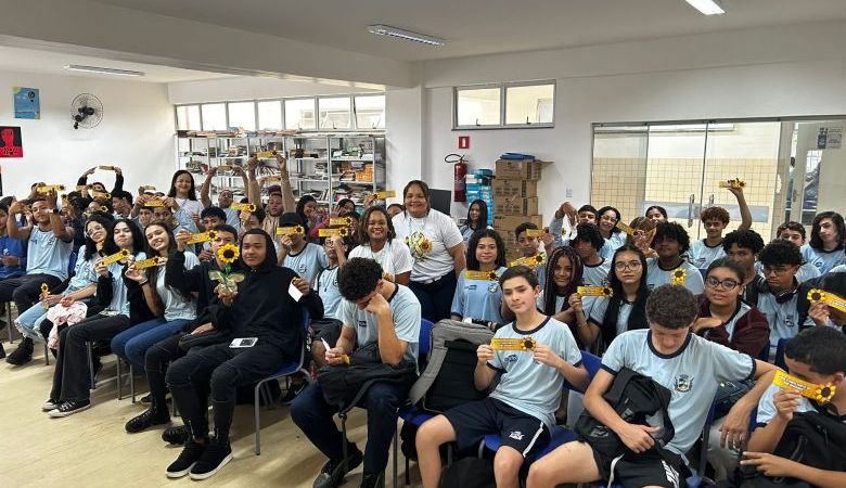 Parceria com a FIA promove conscientização sobre Setembro Amarelo nas escolas