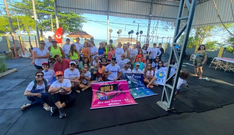 Evento reúne voluntários para limpeza e atividades de bem-estar na Praia da Joana
