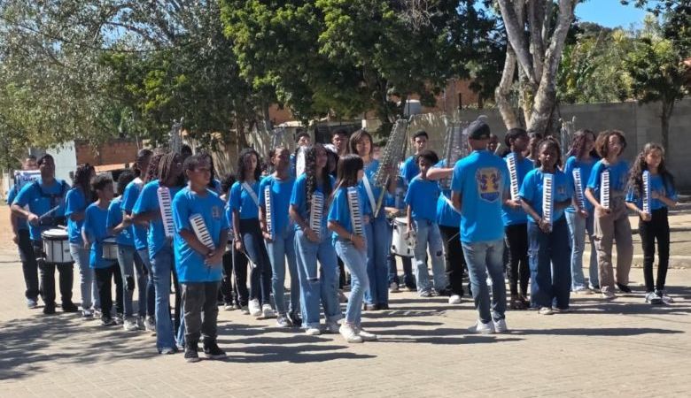 Rotary Club realiza doação de instrumentos musicais à Escola Municipal