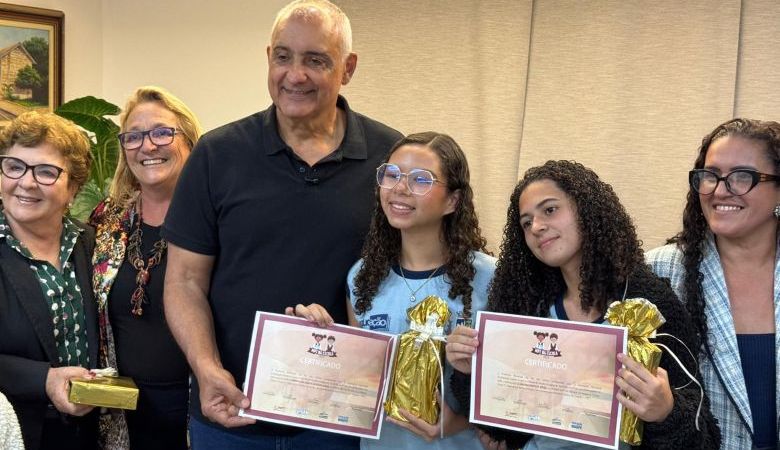 Alunos e educadores de Rio das Ostras premiados pelo MPT recebem homenagem