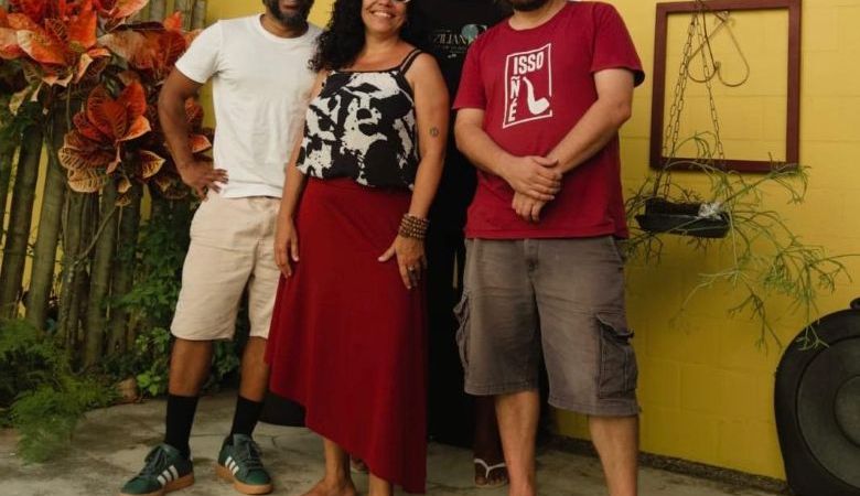 “A Vermelhidão da Flor”: Raquel Dimar apresenta show gratuito no dia 17, em Rio das Ostras