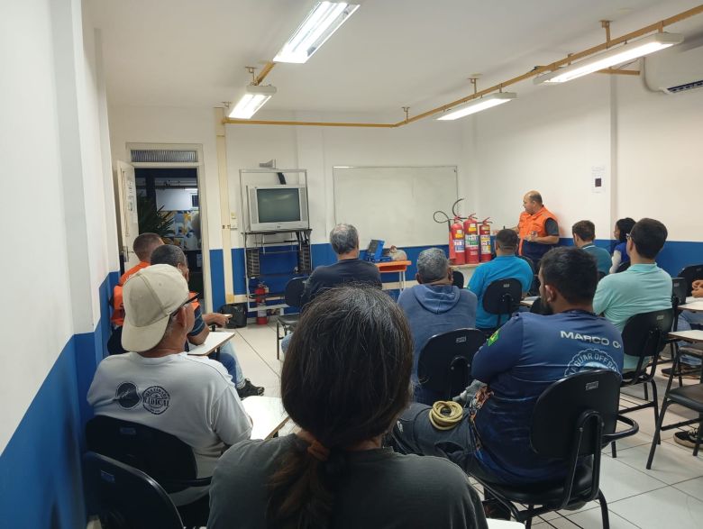 Defesa Civil de Rio das Ostras inicia curso de formação para jipeiros voluntários da Região
