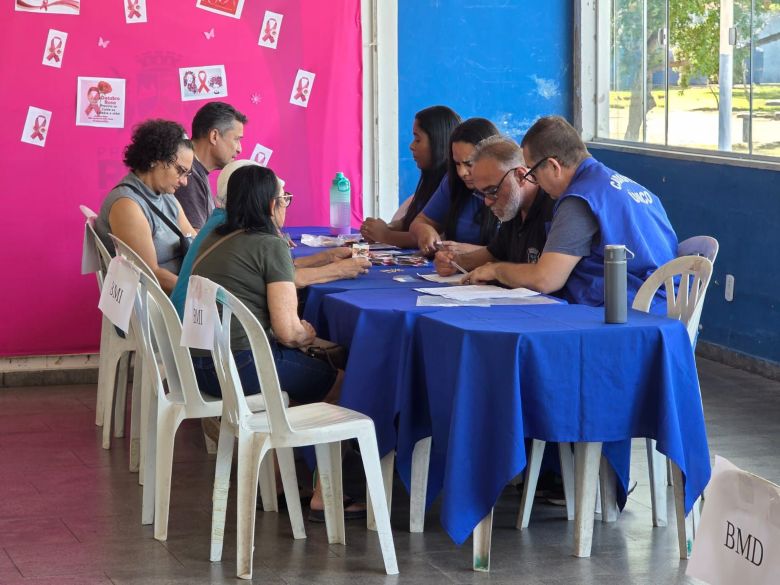 Rio das Ostras entrega novos cartões de transferência de renda