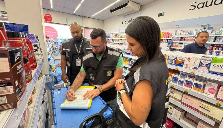 Procon de Rio das Ostras fiscaliza farmácias para garantir direitos dos cidadãos