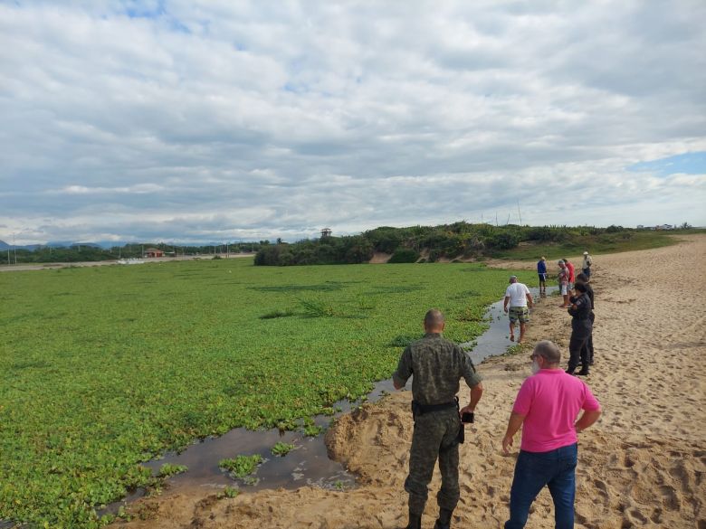 Prefeitura impede abertura irregular da Lagoa de Iriry em Rio das Ostras