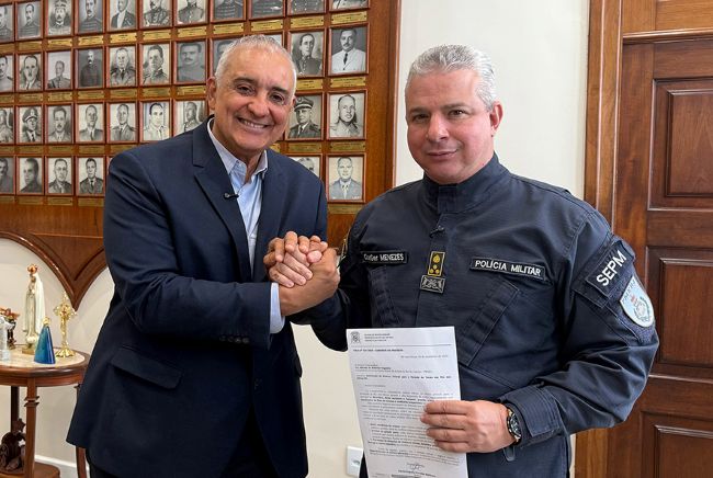 Prefeito Carlos Augusto solicita à PM reforço do efetivo para a alta temporada