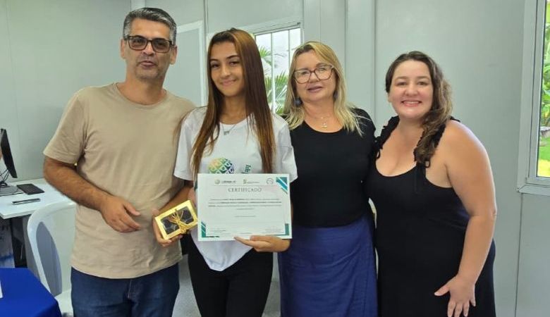 Rio das Ostras celebra primeira turma de curso profissionalizante para EJA