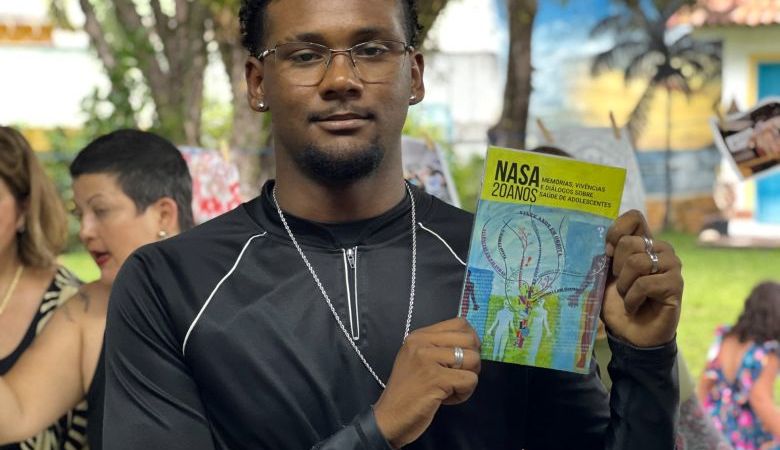 Saúde do Adolescente de Rio das Ostras lança livro em celebração aos 20 anos