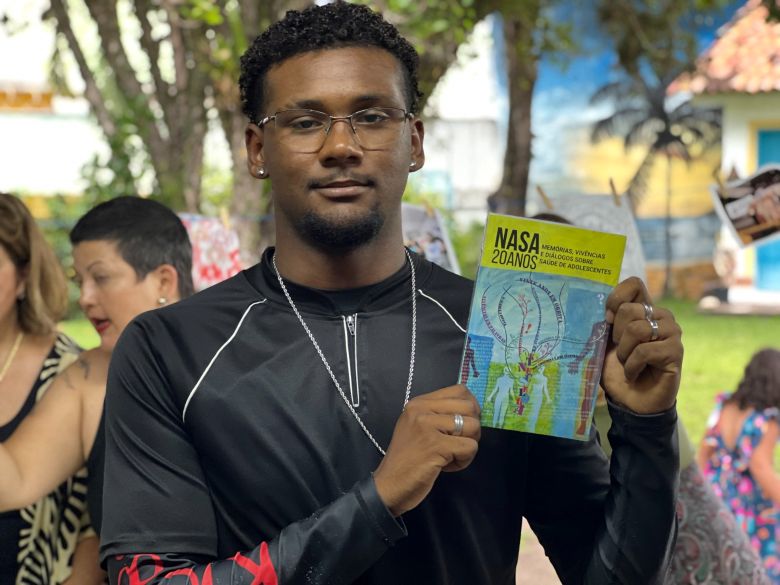 Saúde do Adolescente de Rio das Ostras lança livro em celebração aos 20 anos