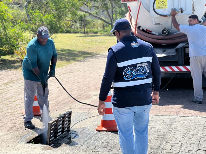 SAAE coíbe ligações irregulares de esgoto em torno da Lagoa de Iriry