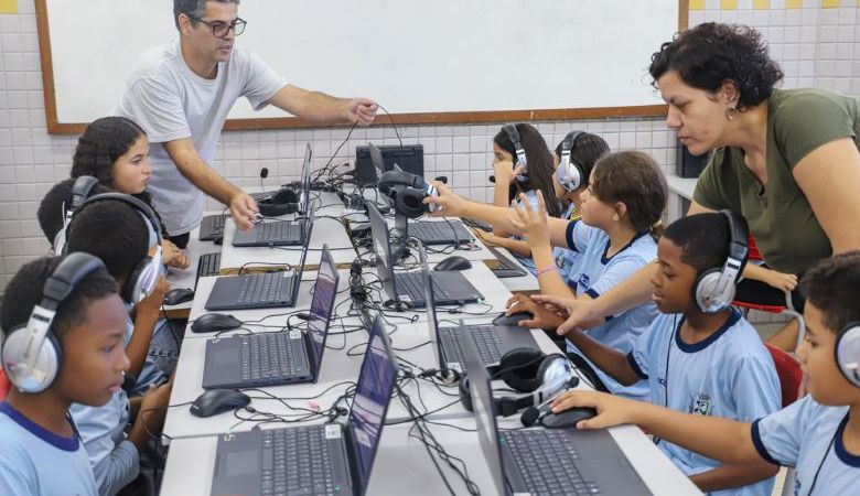 Rio das Ostras implementa Referencial Curricular da Computação no Ensino
