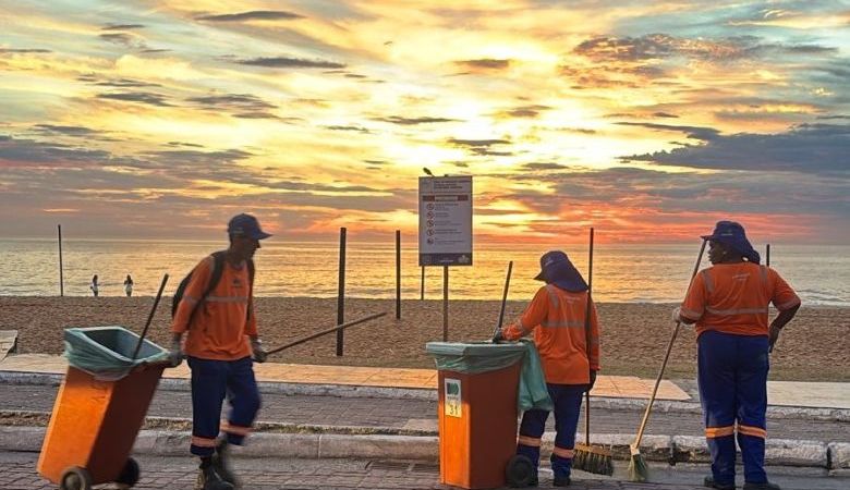 Reforço na limpeza pública garante cidade mais limpa no Réveillon