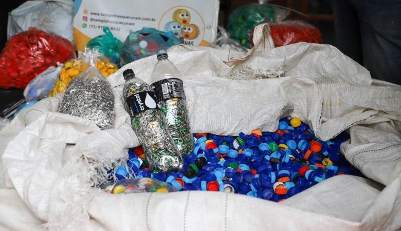 Centro de Educação Ambiental de Rio das Ostras coleta material e contribui com projeto que cuida de crianças com câncer