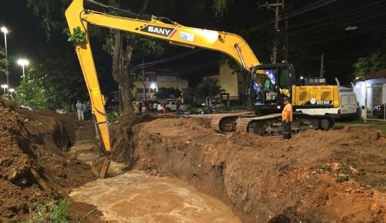 SAAE trabalha sem interrupção na limpeza de canais e sistema de drenagem