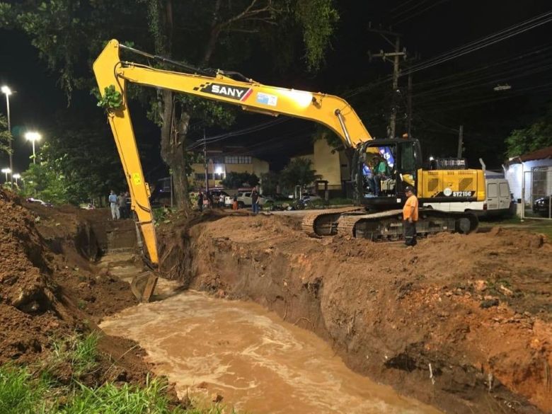 SAAE trabalha sem interrupção na limpeza de canais e sistema de drenagem