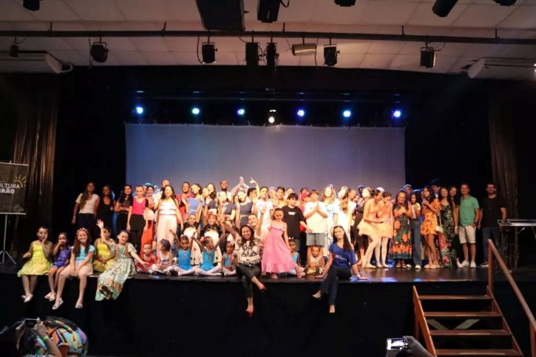 Fundação Rio das Ostras de Cultura lança Chamada Pública para agendamento do Teatro Municipal