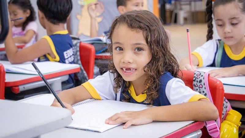 Rio das Ostras supera meta de alfabetização no ano de 2025