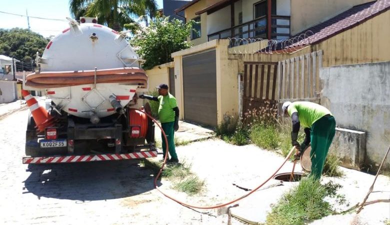 Rio das Ostras intensifica ações de limpeza do sistema de drenagem