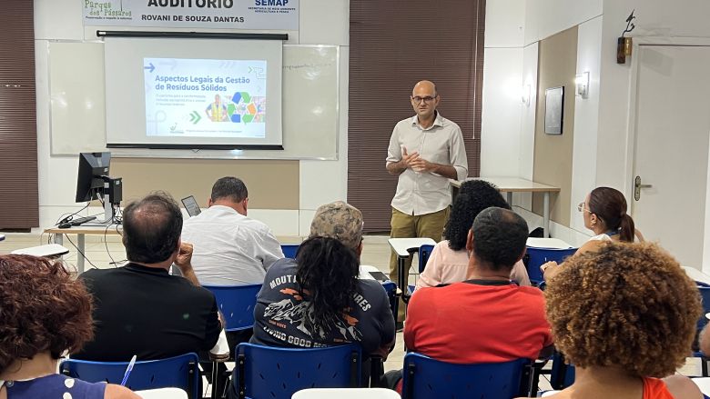 Grupo de trabalho do Projeto Pró-Catadores debate gestão de resíduos em Rio das Ostras