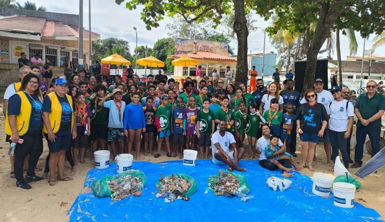 Secretaria de Meio Ambiente participa da ação “Mar sem Lixo” na Praia do Centro