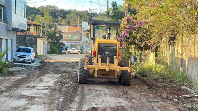 Secretaria de Serviços Públicos continua com serviços de manutenção por toda a Cidade