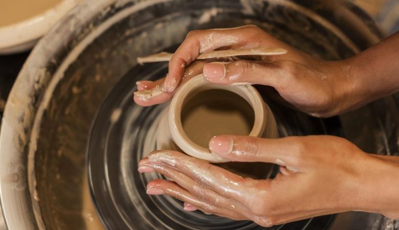 Inscrições para curso de cerâmica e mentoria artística da Fundação Rio das Ostras de Cultura estão abertas