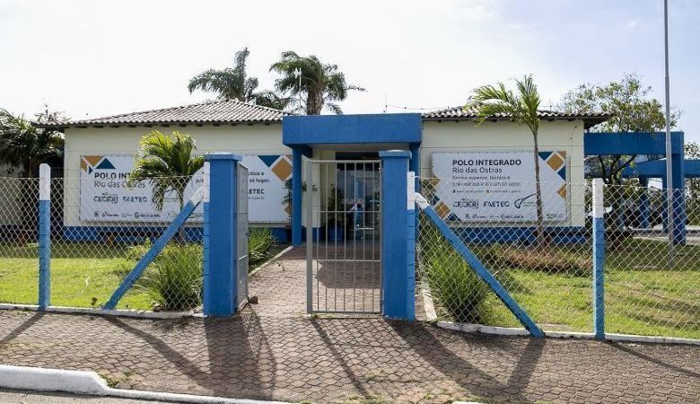 Polo Cederj de Rio das Ostras recebe novos estudantes com programação especial no sábado, 25