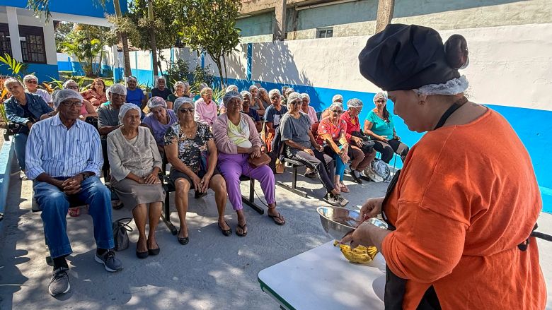 CentroDia – Casa do Idoso de Rio das Ostras recebe primeira aula do projeto Temperoterapia