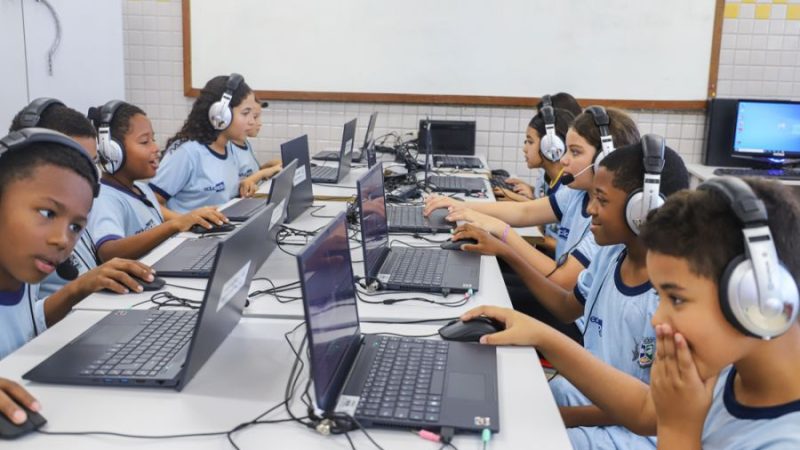 Rio das Ostras apresenta Plano Municipal de Educação Digital Midiática