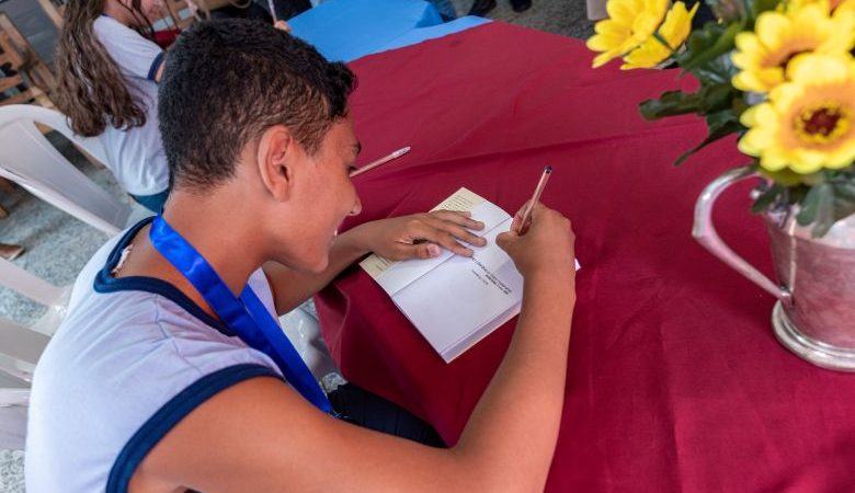 Prêmio Literário do Ensino Fundamental divulga trabalhos de estudantes riostrenses premiados