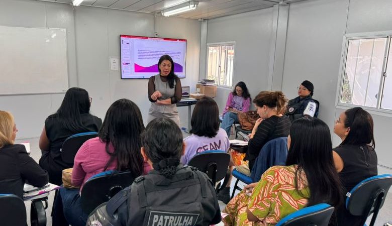 Rio das Ostras promove capacitação para fortalecer rede de proteção às mulheres